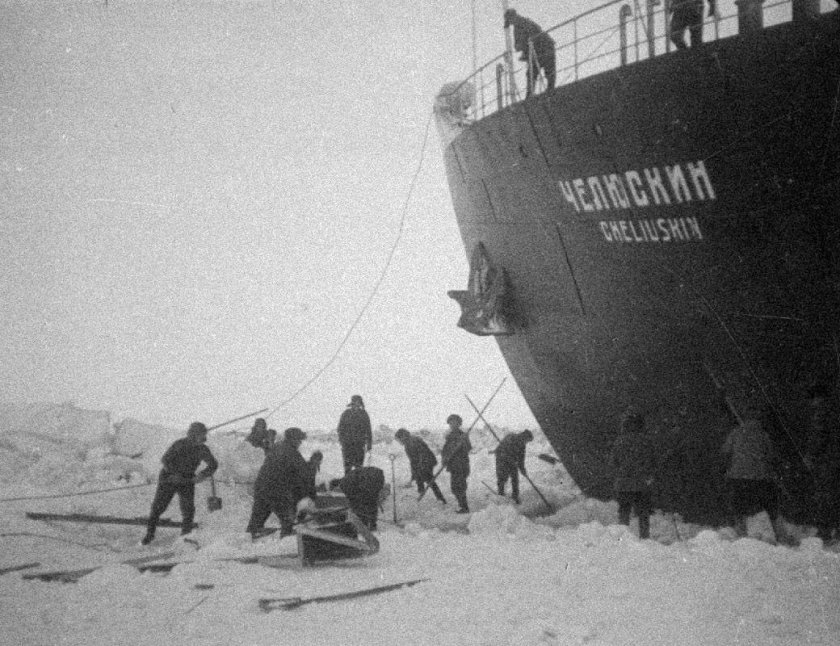 13 Февраля 1934 года в Чукотском море раздавлен льдами пароход Челюскин