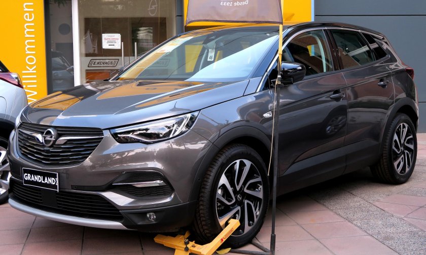 Opel Grandland x ￼ ￼1 ￼