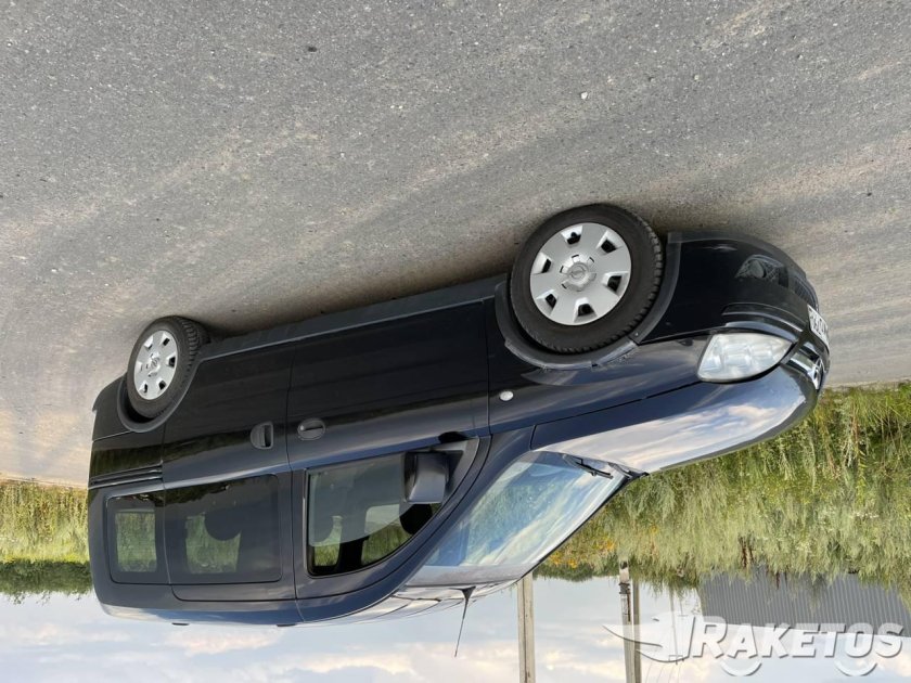 Опель в Москве странный цвет