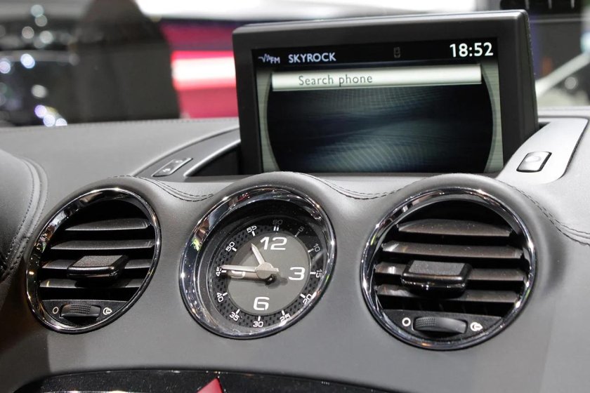 RCZ часы Peugeot