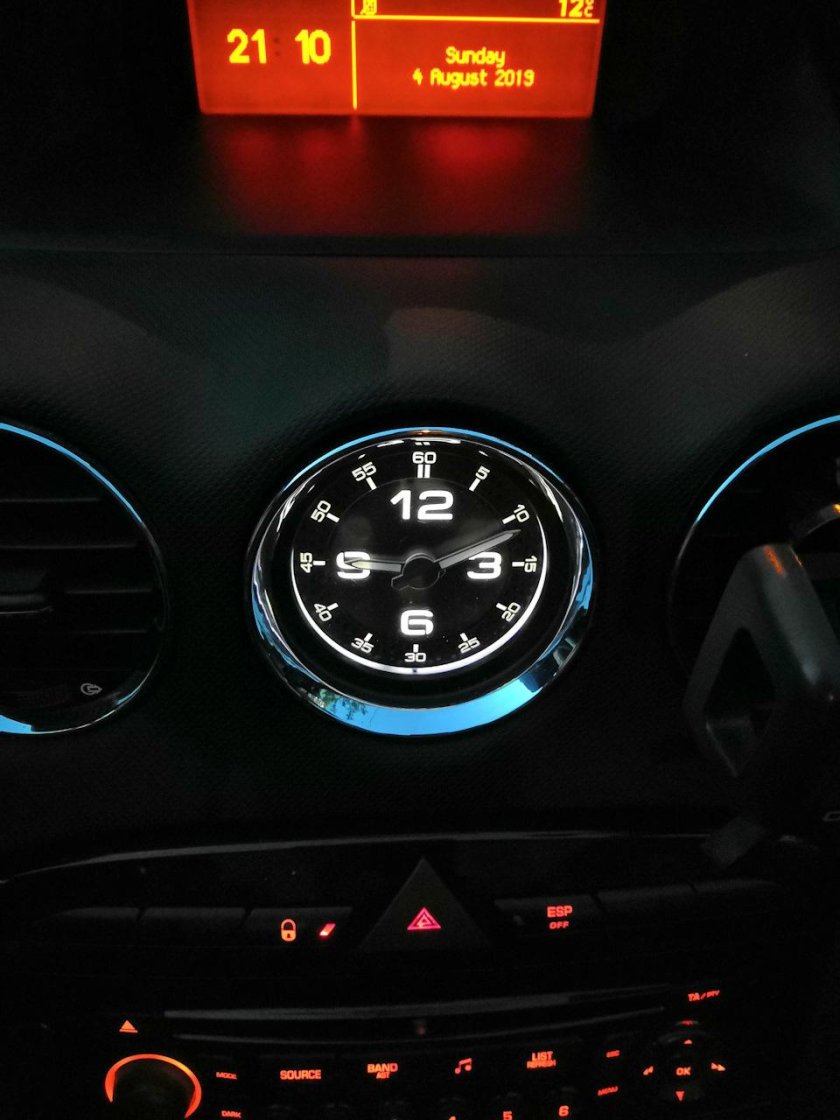 Часы Пежо 308