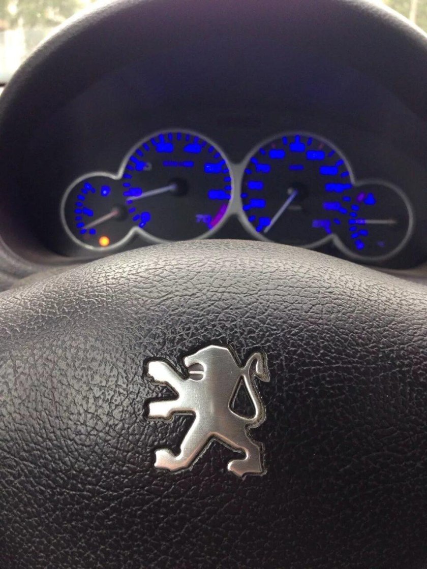 Часы Пежо 206