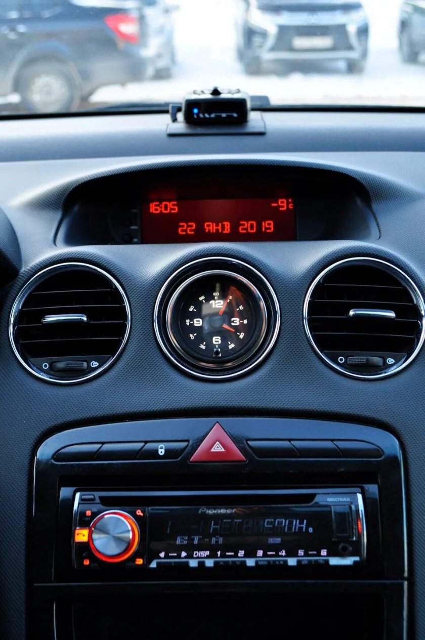 Магнитола Пежо 408