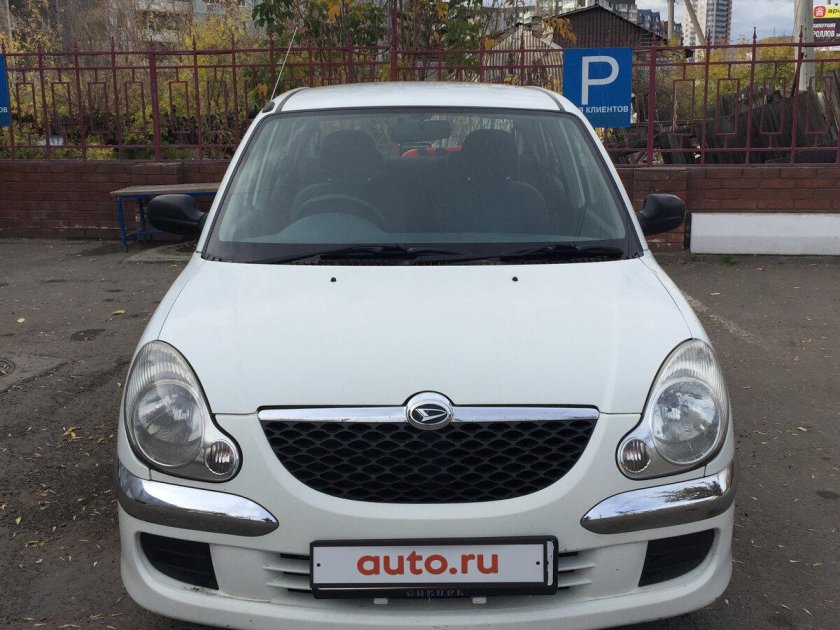 Дайхатсу стория 2002