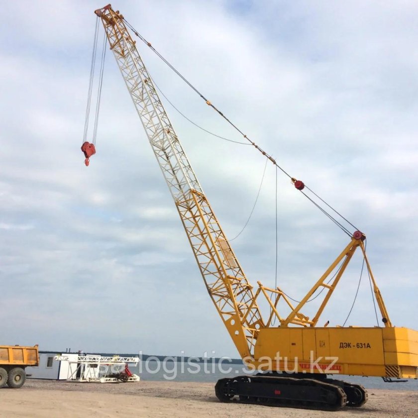 Гусеничный кран ДЭК-631