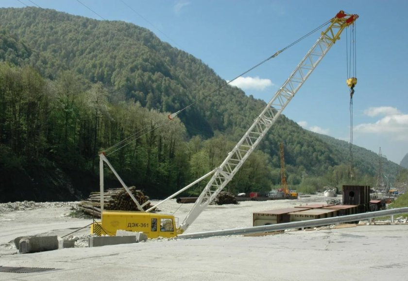 Гусеничный кран ДЭК-361