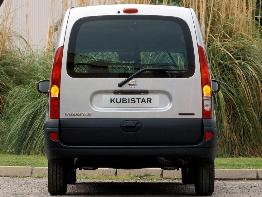 Nissan Kubistar x76