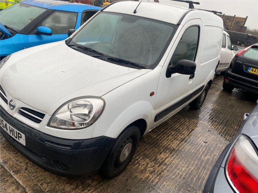 Ниссан Кубистар фото