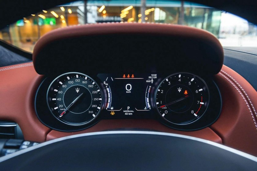 Приборная панель Мазерати Леванте