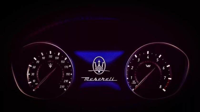 Приборная панель Мазерати