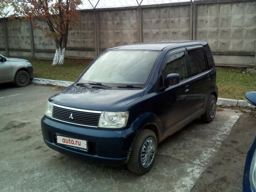 Митсубиси ЕК вагон 2002