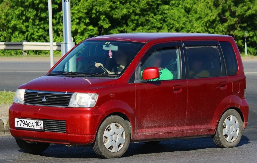 Mitsubishi Ek Wagon 1