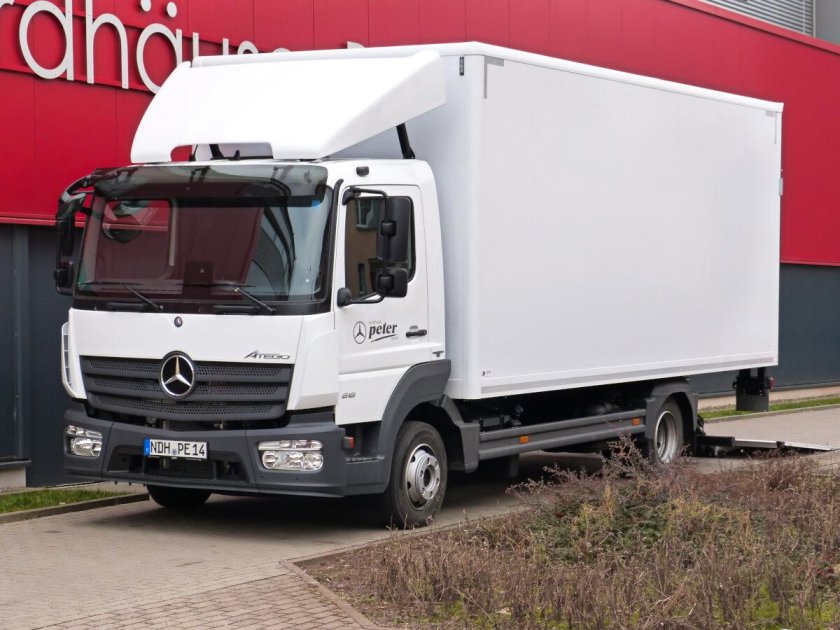 Mercedes-Benz Atego 818