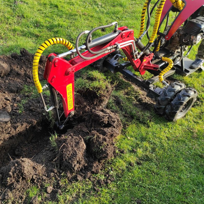 Тверской мини экскаватор а23м