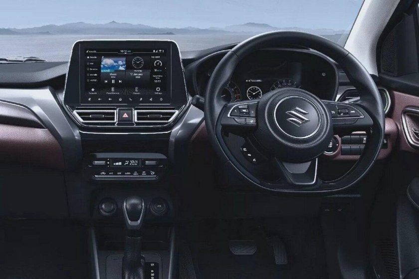 Suzuki fronx кроссовер