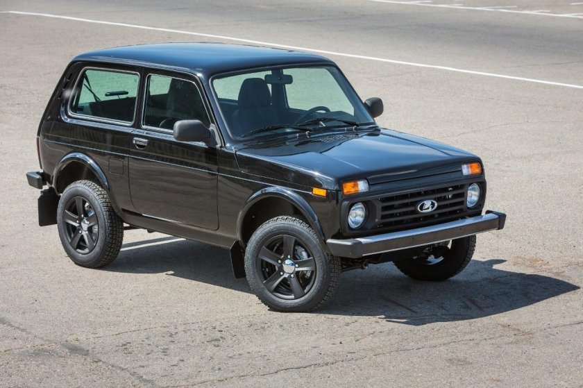 Лада Нива черная 4х4