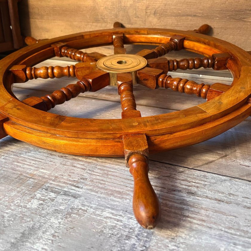 Корабельный штурвал