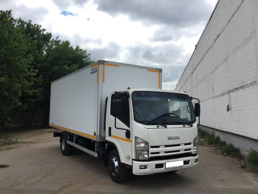 Грузовой Исузу 7.5 тонн