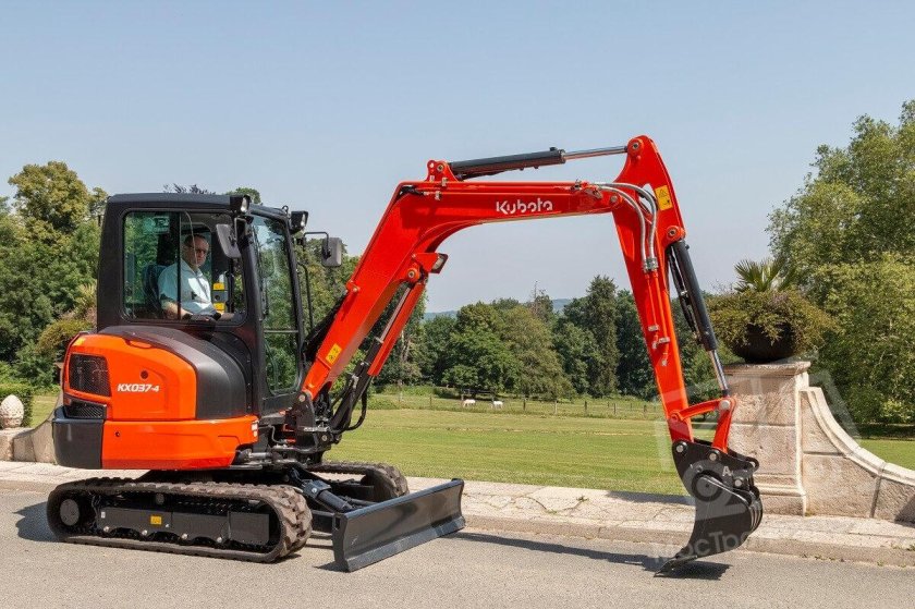 Kubota kx037