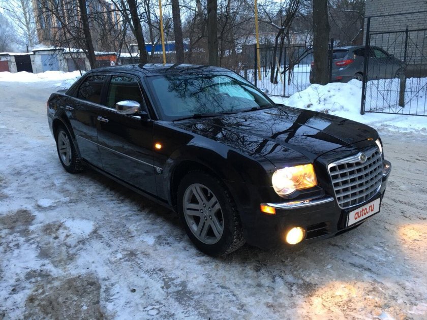 Крайслер 300с черный