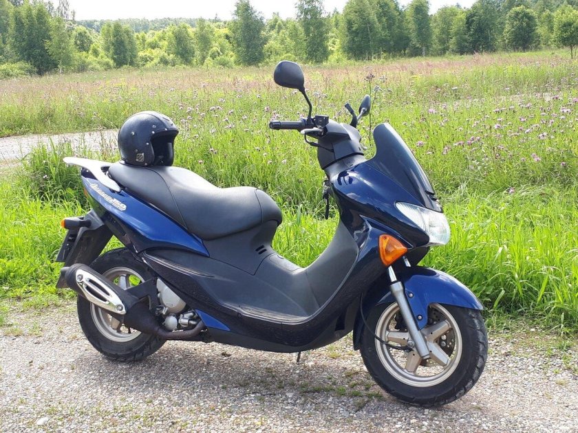 Скутер Сузуки 150