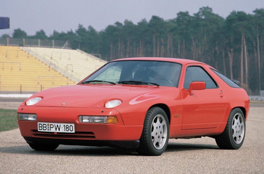 Porsche 928