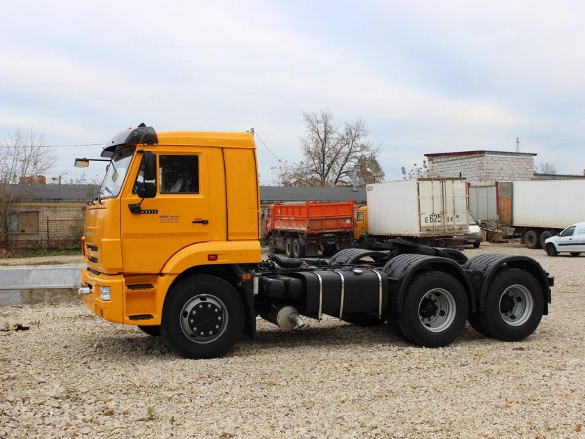 КАМАЗ-65116 седельный тягач