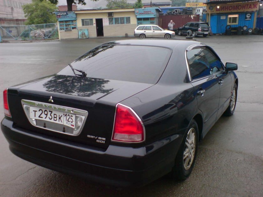 Митсубиси Диамант 2000
