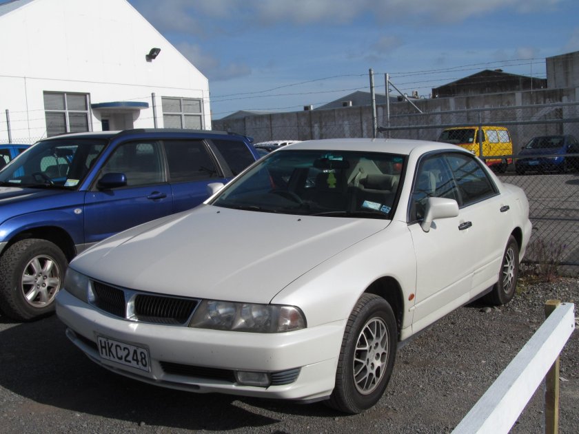 Митсубиси Диамант 2005