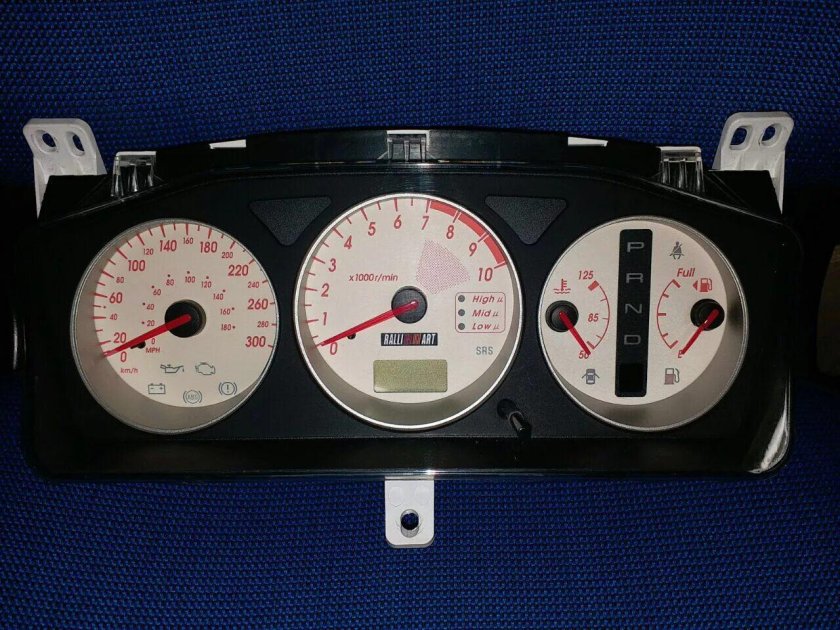 Приборка Лансер Эволюшн 9