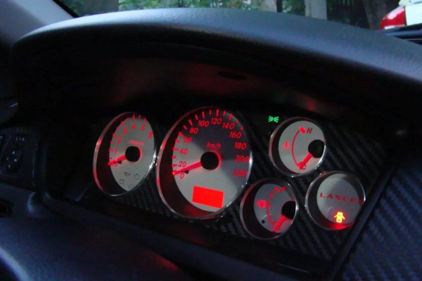 Лампочки в приборную панель Mitsubishi Lancer 9