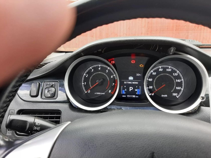 Приборка Lancer 9