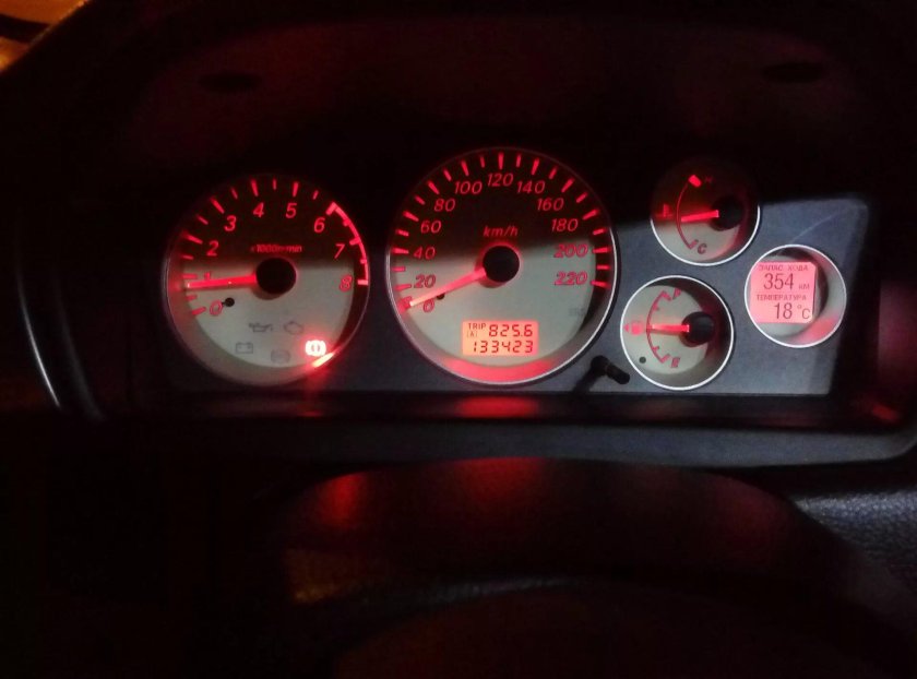 Приборка Lancer 9