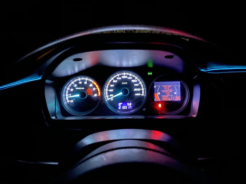 Mitsubishi Lancer приборная панель