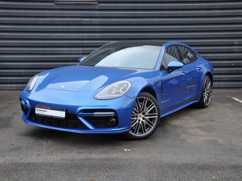 Порше Панамера синий