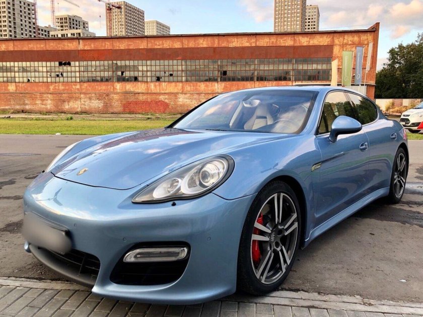 Порше Панамера 4