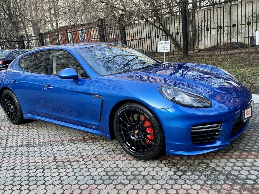 Porsche Panamera GTS 2015
