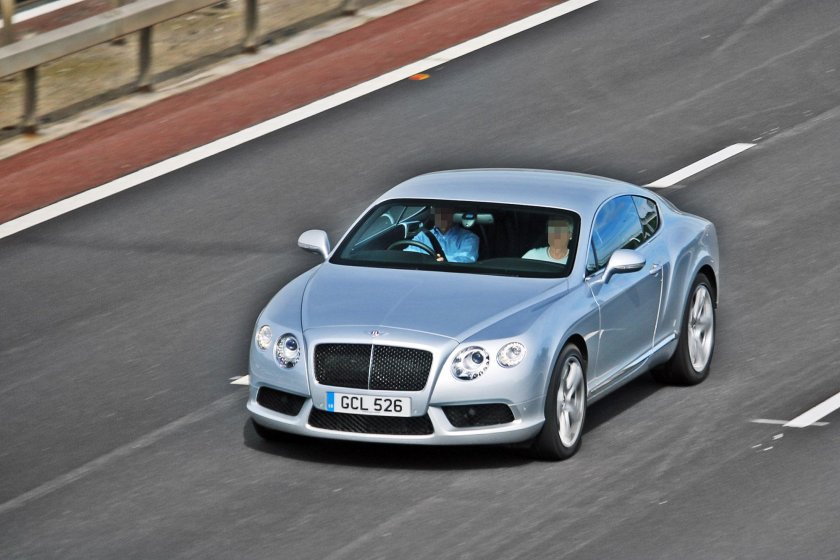 Бентли двухдверная