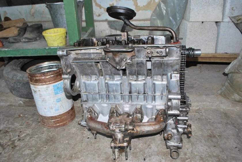 Двигатель м 412