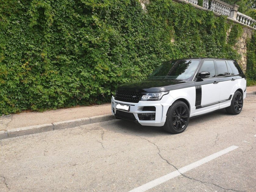 Range Rover белый матовый