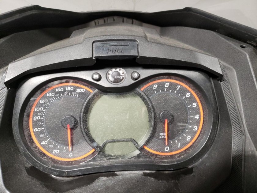 BRP Lynx панель приборов