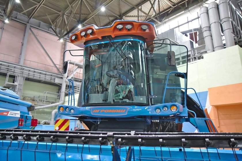 Агромаш 4000 комбайн