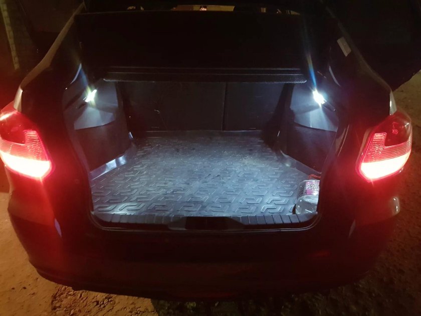 Лампочка заднего габарита Гранта лифтбек