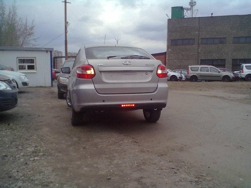 Фонарь заднего хода Лада Гранта седан