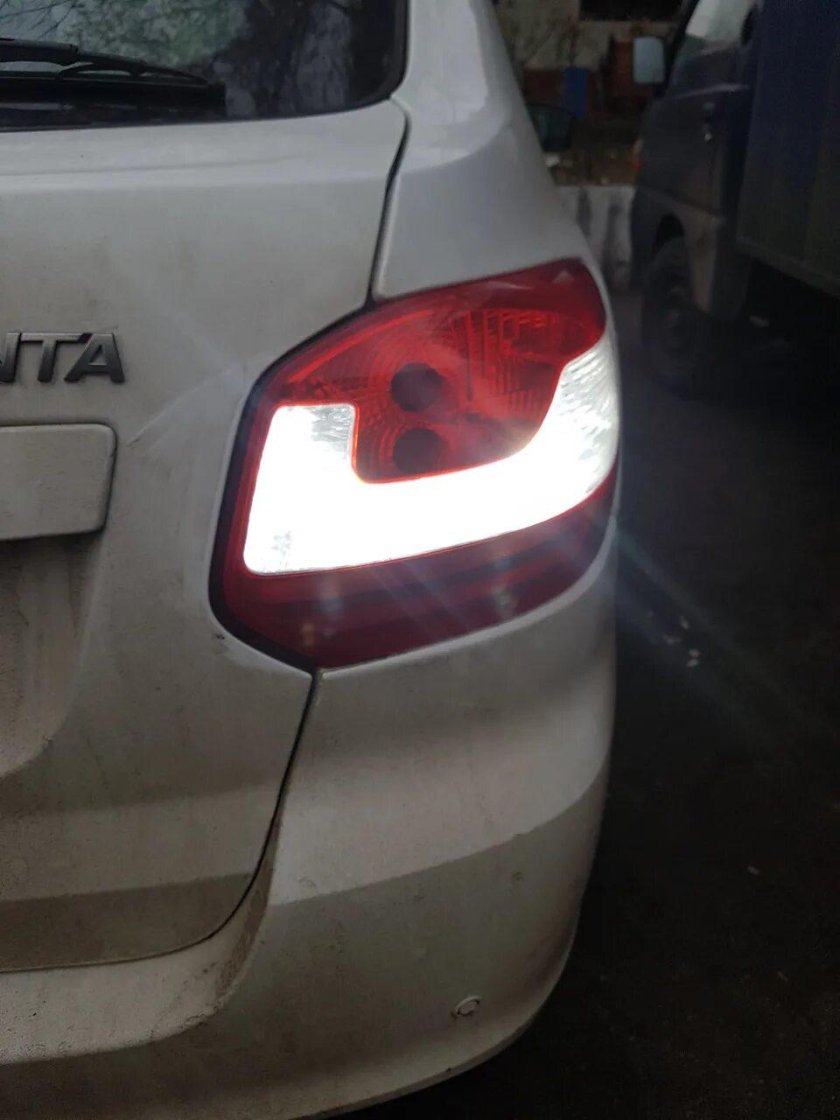 Светодиодные задние фонари Гранта лифтбек