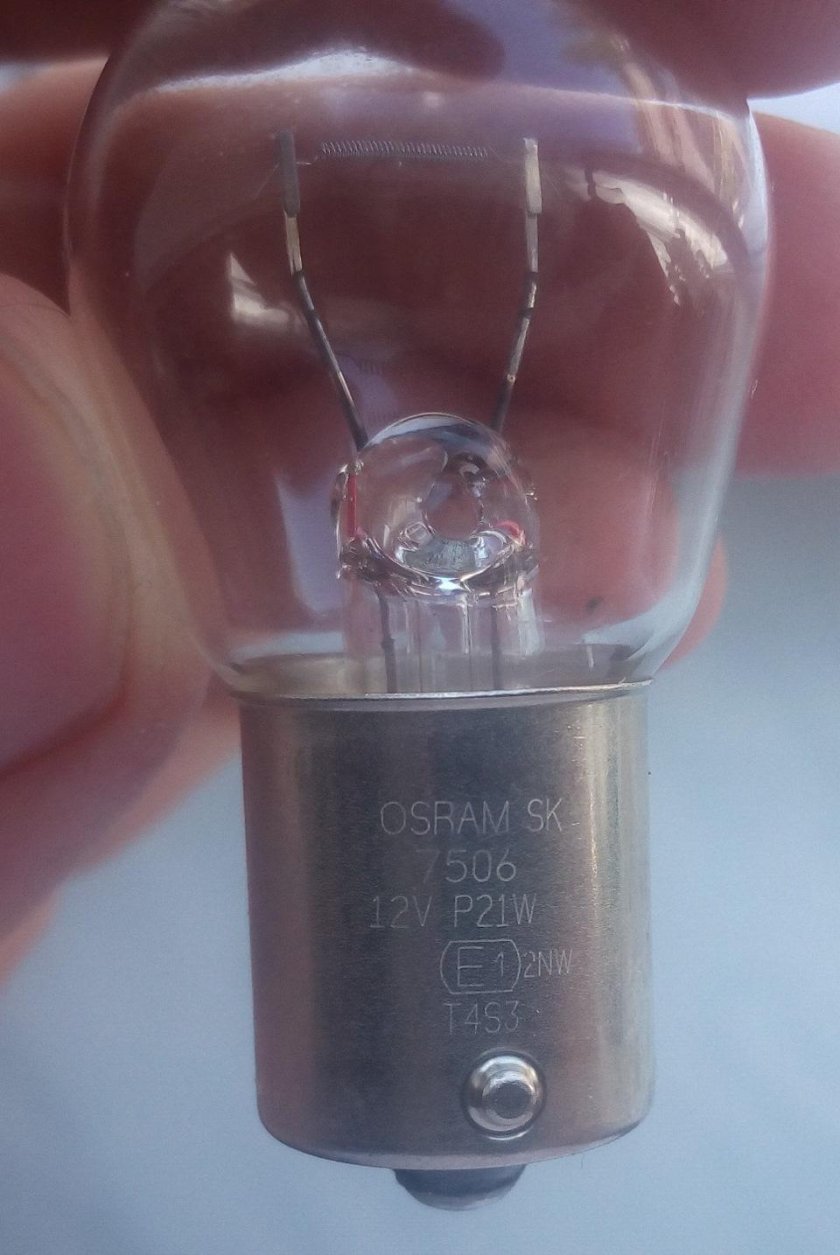 Задняя лампа стоп сигнала 2190