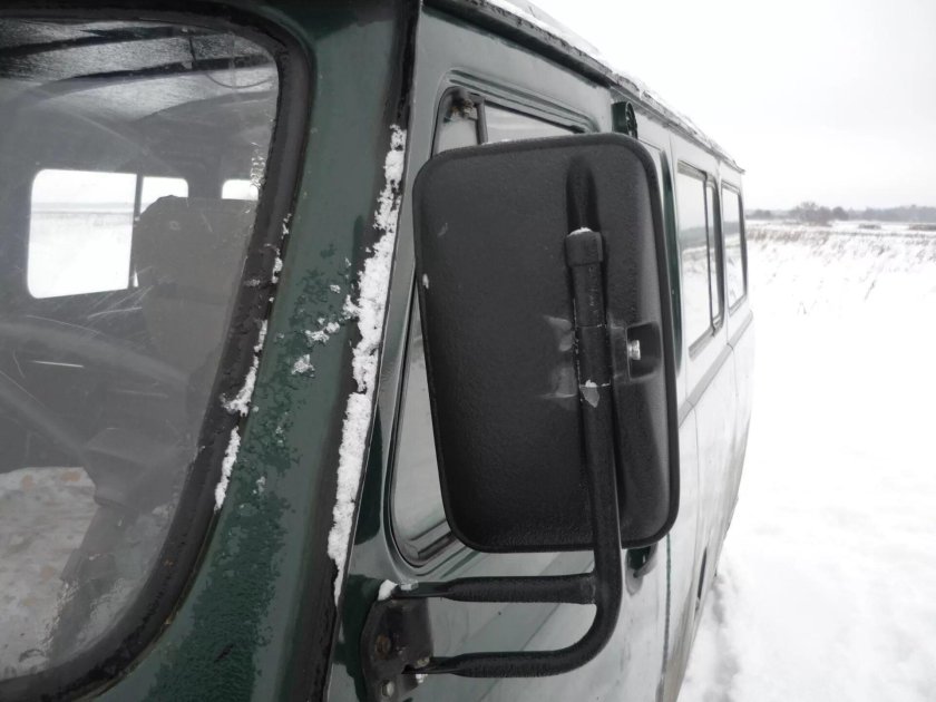 Зеркало боковое УАЗ 3303