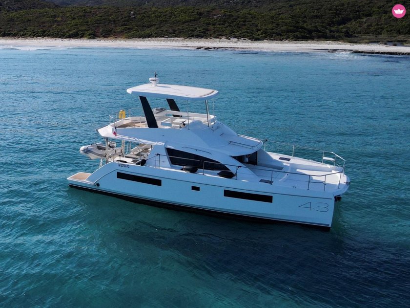 Катамаран Leopard 42