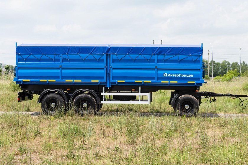 Прицеп трёхосный грузовой