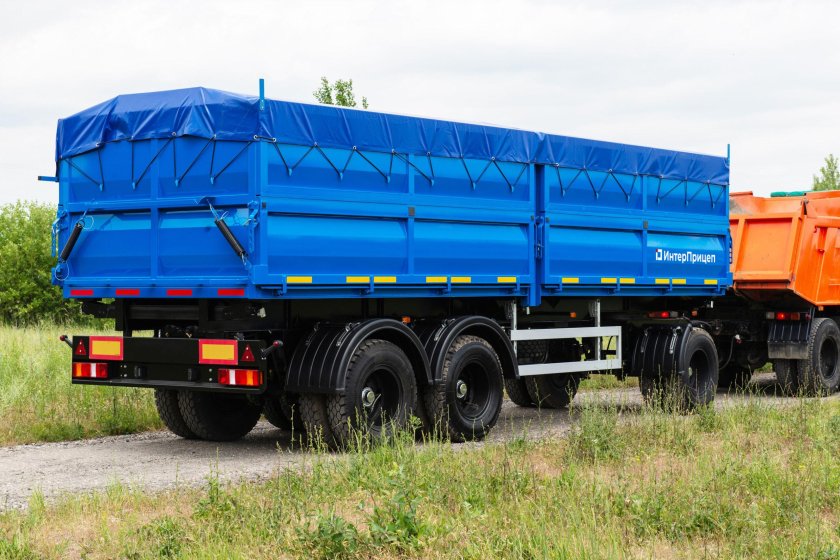 Прицеп трёхосный грузовой